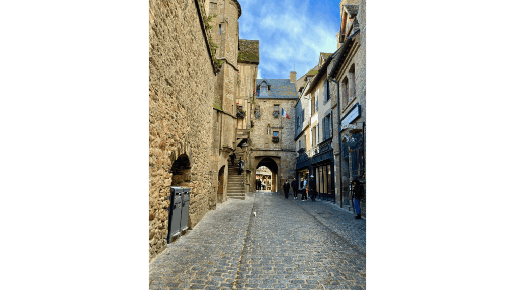 【実体験】モン・サン・ミシェルは日帰りで行ける？レンヌ発モデルコースと注意点まとめ