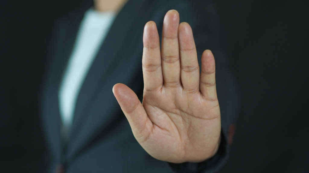 そのジェスチャー大丈夫？海外で誤解されるNGサインを国別に解説